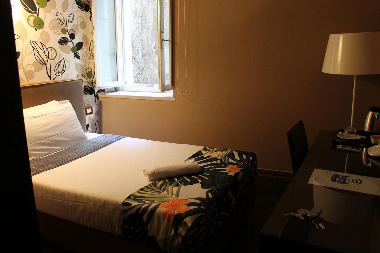 Relais Palazzo Taverna Рим Экстерьер фото
